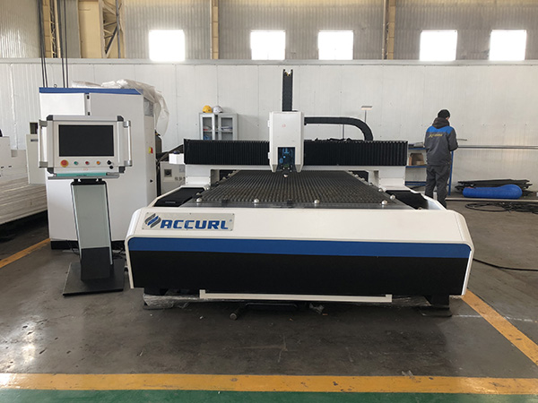 Vlekvrye staal 6mm CNC Fiber Laser Sny Machine
